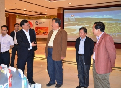 全國政協(xié)科教文衛(wèi)體委員會副主任、中國文聯(lián)副主席、中國音樂文學(xué)學(xué)會主席陳曉光參觀考察仁和集團