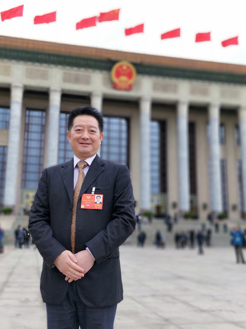 中醫(yī)中藥推動人民健康事業(yè)  ——訪全國政協(xié)委員、仁和集團(tuán)董事長楊文龍